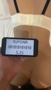 0920丝袜控恋物癖山哥酒店啪啪穿着性感蕾丝5